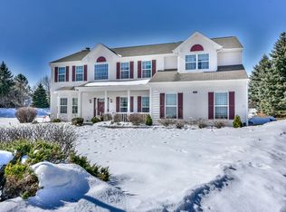 2885 Berwick Ct, Brookfield, WI 53045