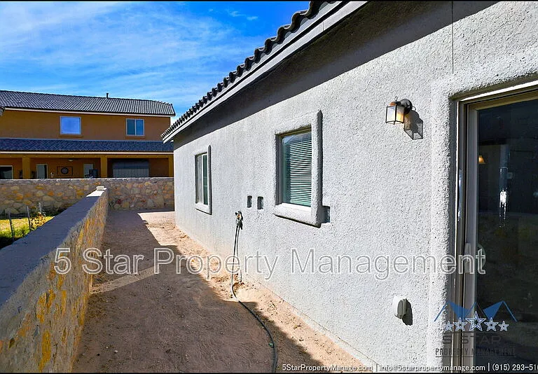 781 Croxdale St — Photo 39
