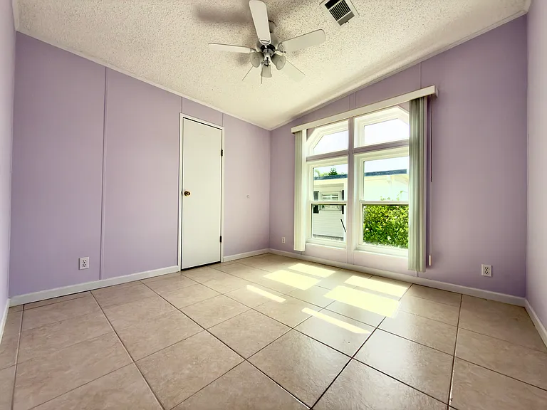 827 Sun Glow St — Photo 26