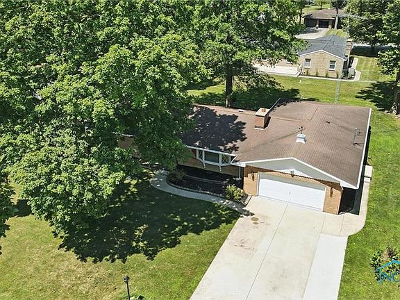 5th image of 111 Michele Dr