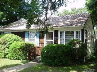 344 E 3rd St, Deer Park, NY 11729