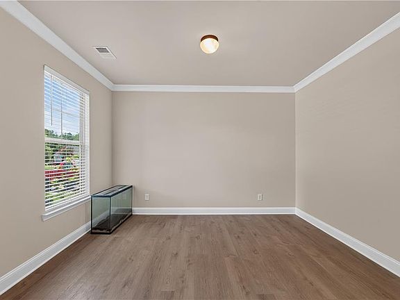 4th image of 198 Huntleigh Shores Ln