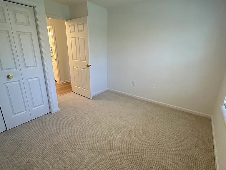 Lenox Dr — Photo 11