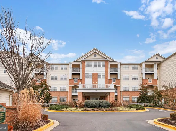 2607 Chapel Lake Dr APT 305, Gambrills, MD 21054