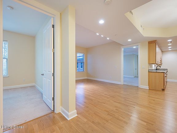 5th image of 2000 Lancashire Ave Unit 102