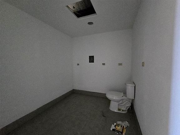 4th image of 10455 Fm 1960