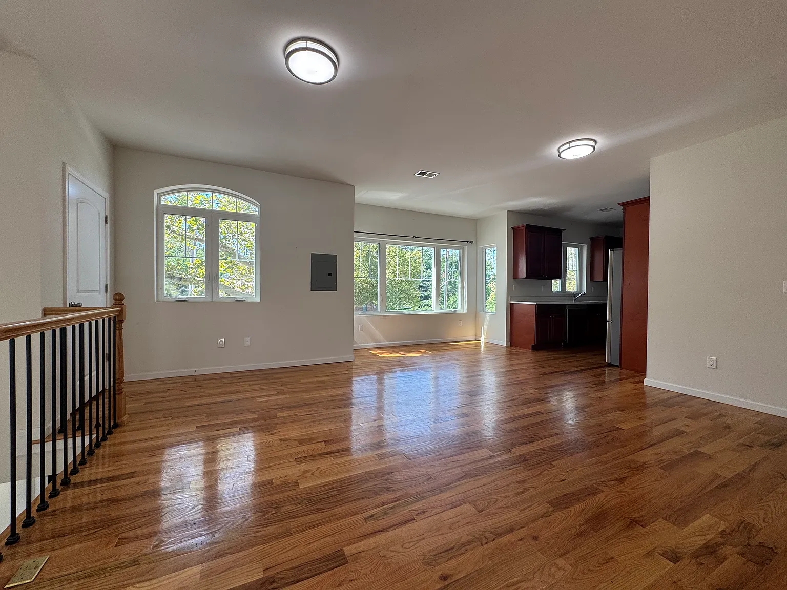 3 bed, 1150 sqft, $3,000 — Photo 3
