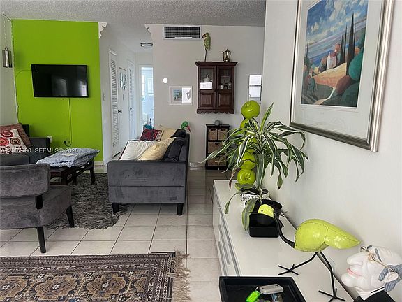 3rd image of 1820 James Ave APT 4E