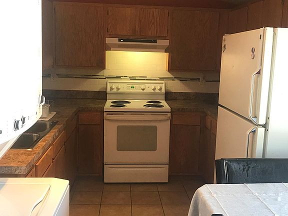 4th image of 429 E Brandeis Ave