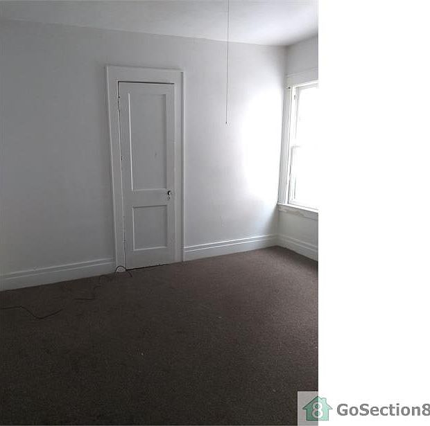 2nd image of 402 W Brighton Ave