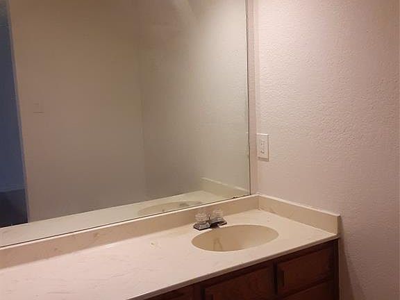 3rd image of 6400 Landview Dr
