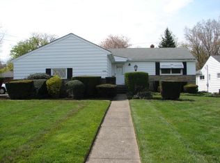 4960 Emmet Rd, Lyndhurst, OH 44124