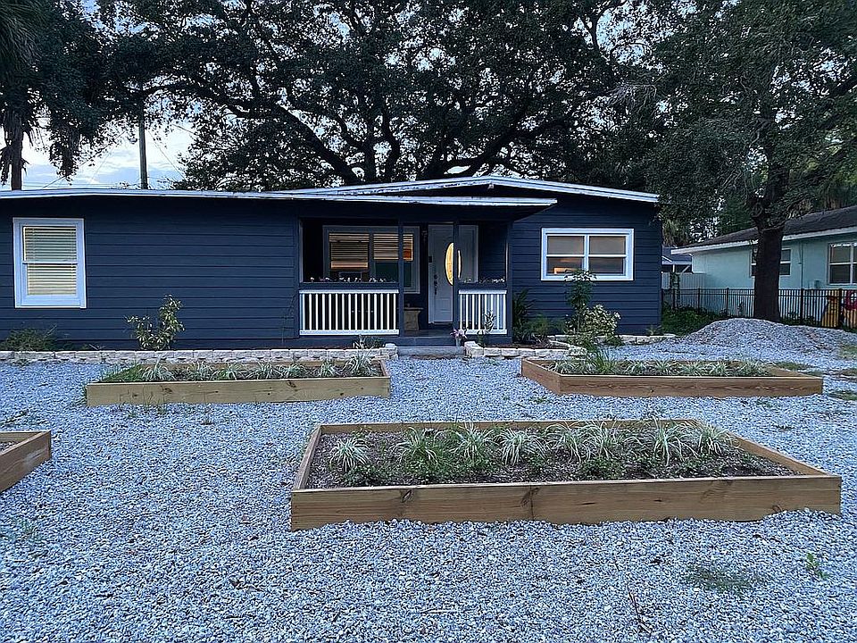 1st image of 4009 W Estrella St