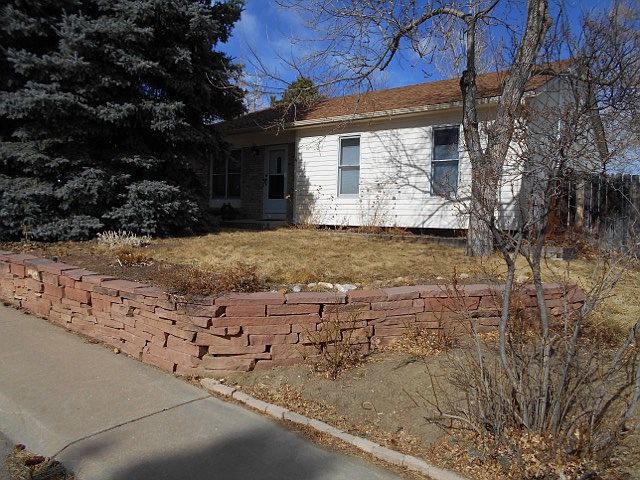 1st image of 657 W Willow St
