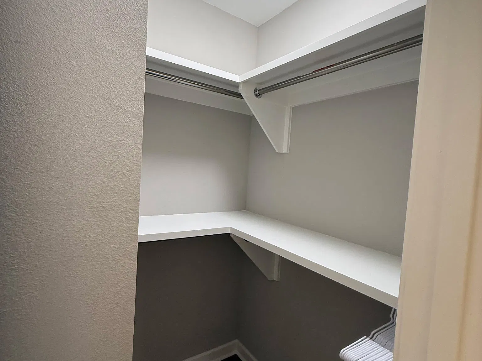 2 bed, 1200 sqft, $2,200 — Photo 2