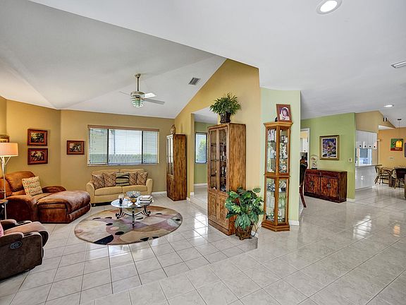 3rd image of 5801 SW 33rd Avenue