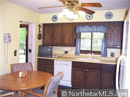 4th image of 360 Millwood St