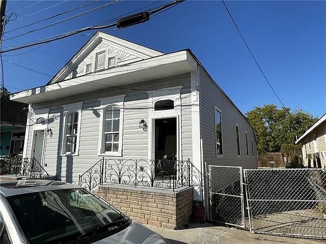 1st image of 2715 N Robertson St