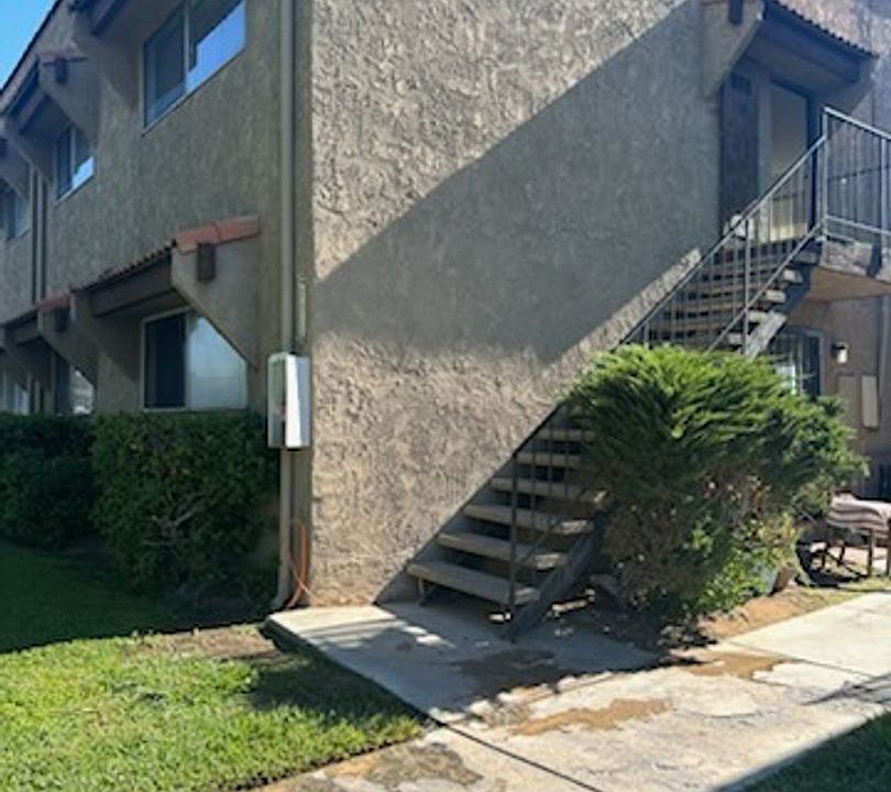 1st image of 14370 La Paz Dr