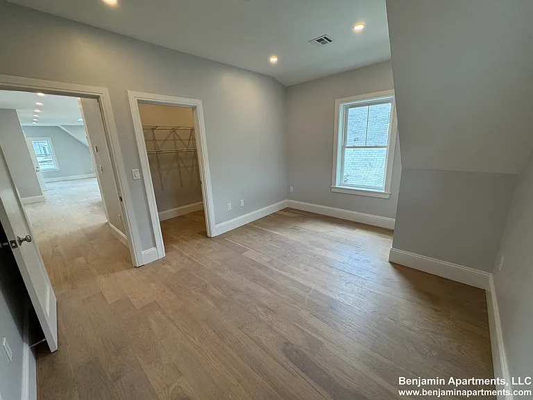 51 Fairbanks St #7 — Photo 12