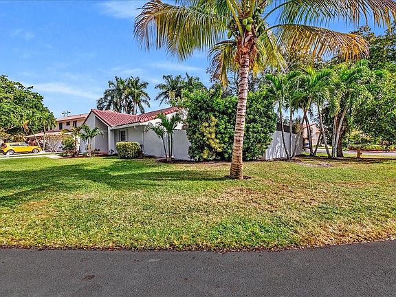 3rd image of 2945 Azalea Drive
