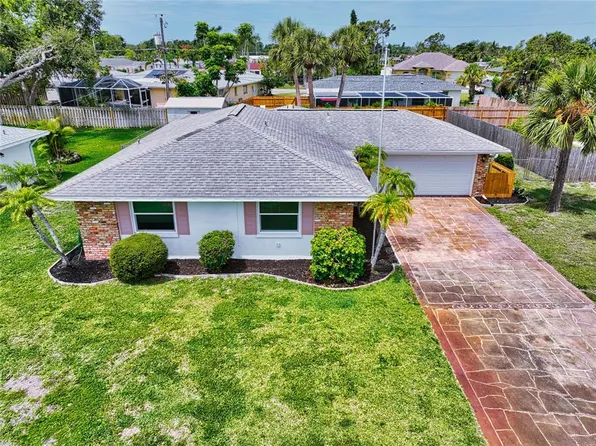 2260 Sandlewood Dr, Venice, FL 34293