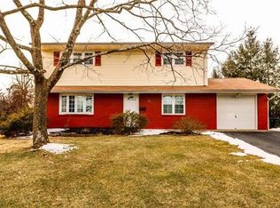 49 Hastings Rd, Kendall Park, NJ 08824