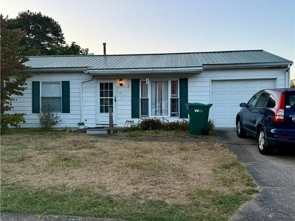 107 Dodd St, Poca, WV 25159