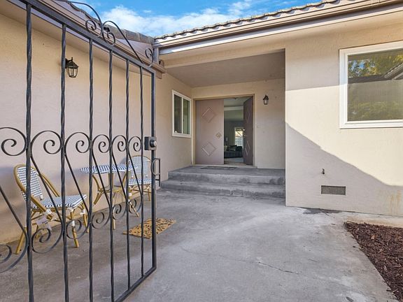 2nd image of 8207 N Arroyo Way