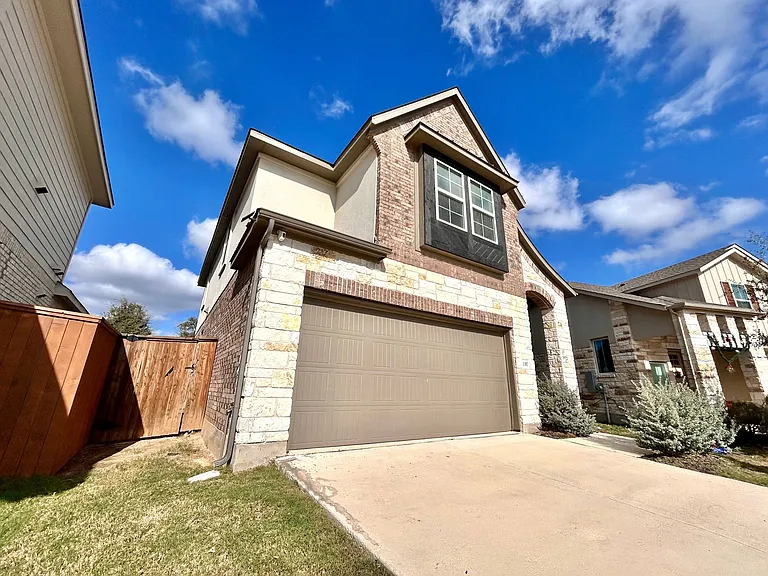 1357 Kneehigh Ln — Photo 2
