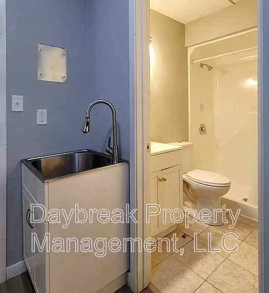 717 30th St N #4 — Photo 7