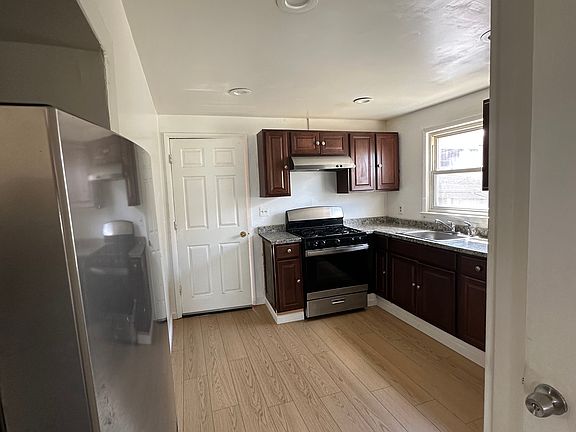 5th image of 224 Bergen Ave Floor 3