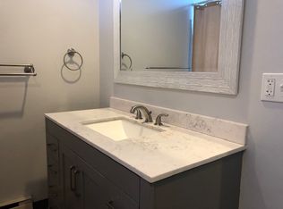 4000 California Ave SW APT 2O, Seattle, WA 98116