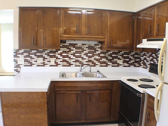 3rd image of 4513 Park Ave APT D