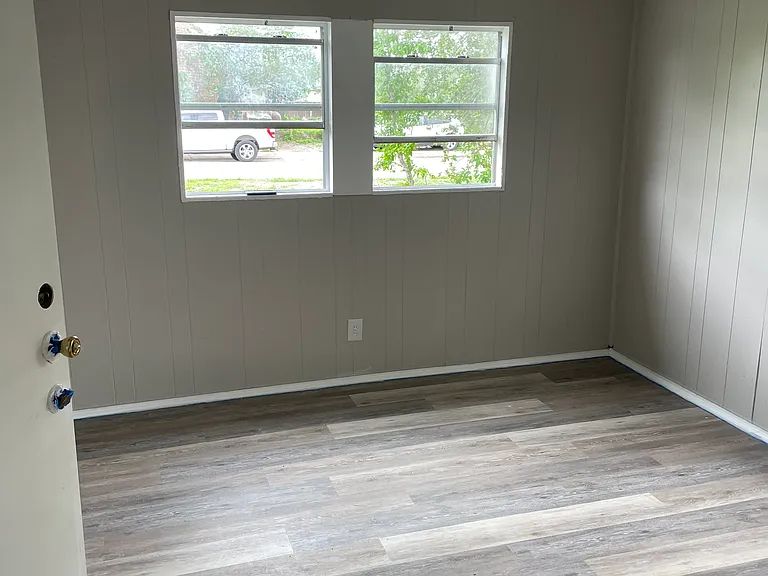 231 W C Ave — Photo 8