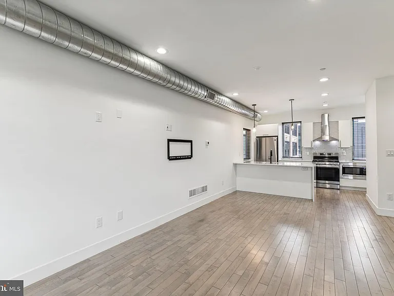 2835 Edgemont St — Photo 19