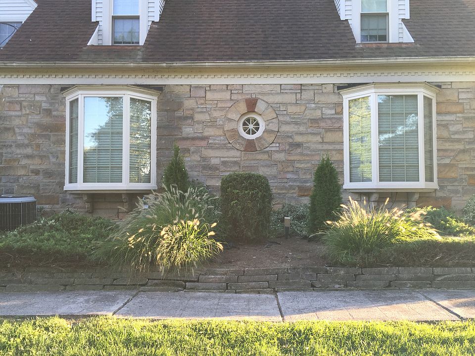 2nd image of 18 Glenwood Dr