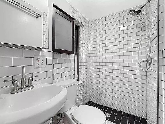 5th image of 207 Madison St APT 18