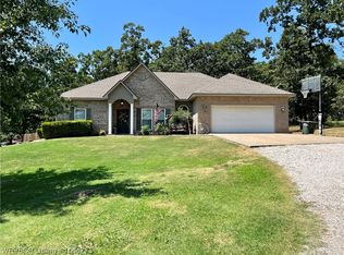 1611 N Maple St, Sallisaw, OK 74955