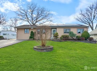 31 Villanova Rd, Parlin, NJ 08859