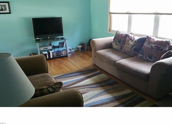 5th image of 131 Notre Dame Ave