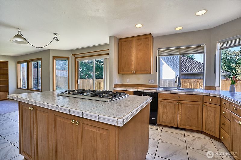 5th image of 14542 SE 243rd Place