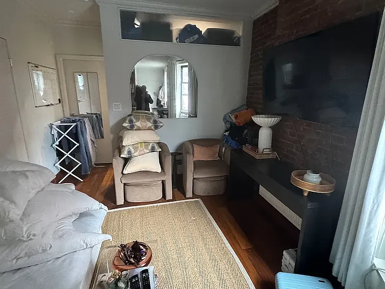 253 Elizabeth St #3R — Photo 2