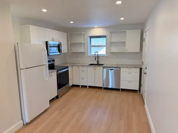 97-99 Roffee St, Barrington, RI 02806