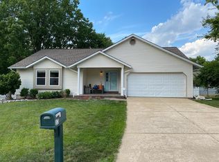 13 Ridgeside Ct, Saint Charles, MO 63304