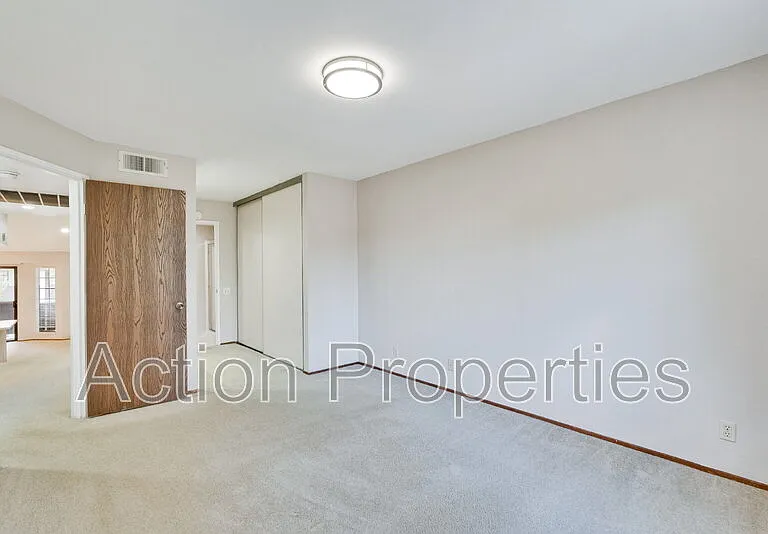 437 Costa Mesa Ter #F — Photo 16