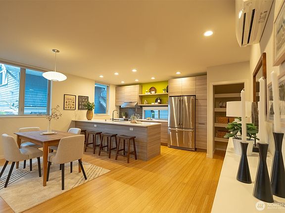 3rd image of 4413 Meridian Avenue N