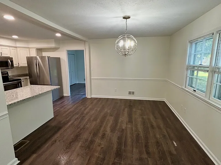 925 Fenley Ave — Photo 9