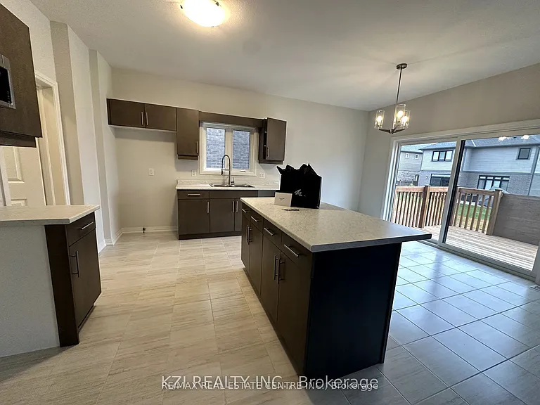 27 Samuel Ave — Photo 4
