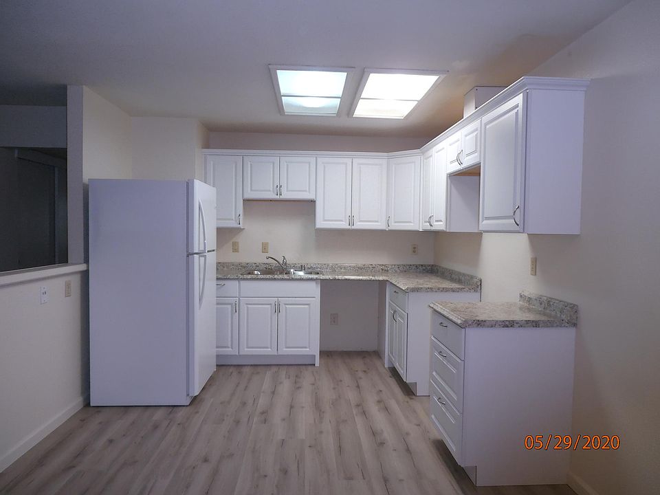 Dining to Kitchen